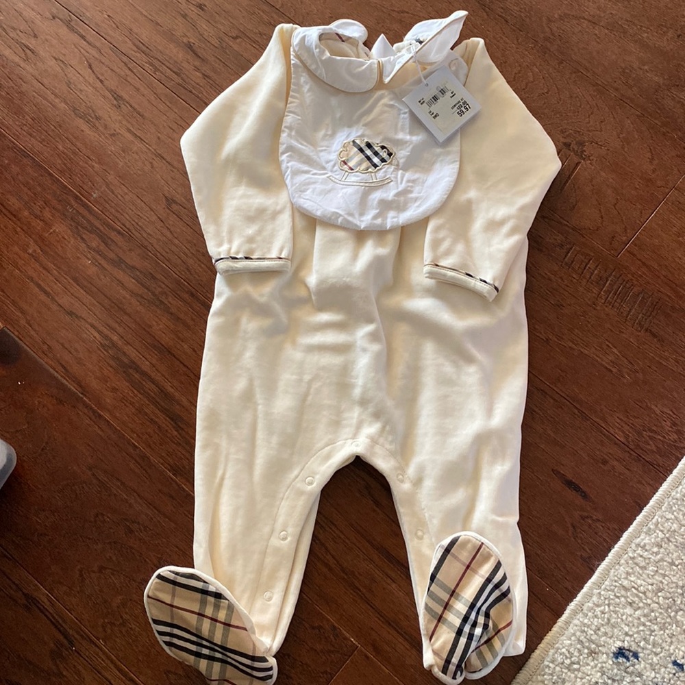 Burberry outfit